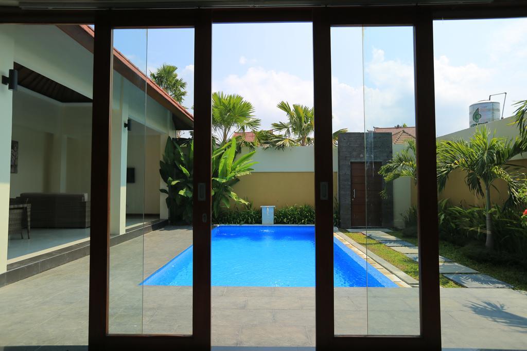 Putri Bali Villa Семиньяк Экстерьер фото